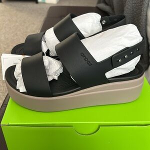 Crocs Brooklyn Low Wedge/Size 7/Brand New